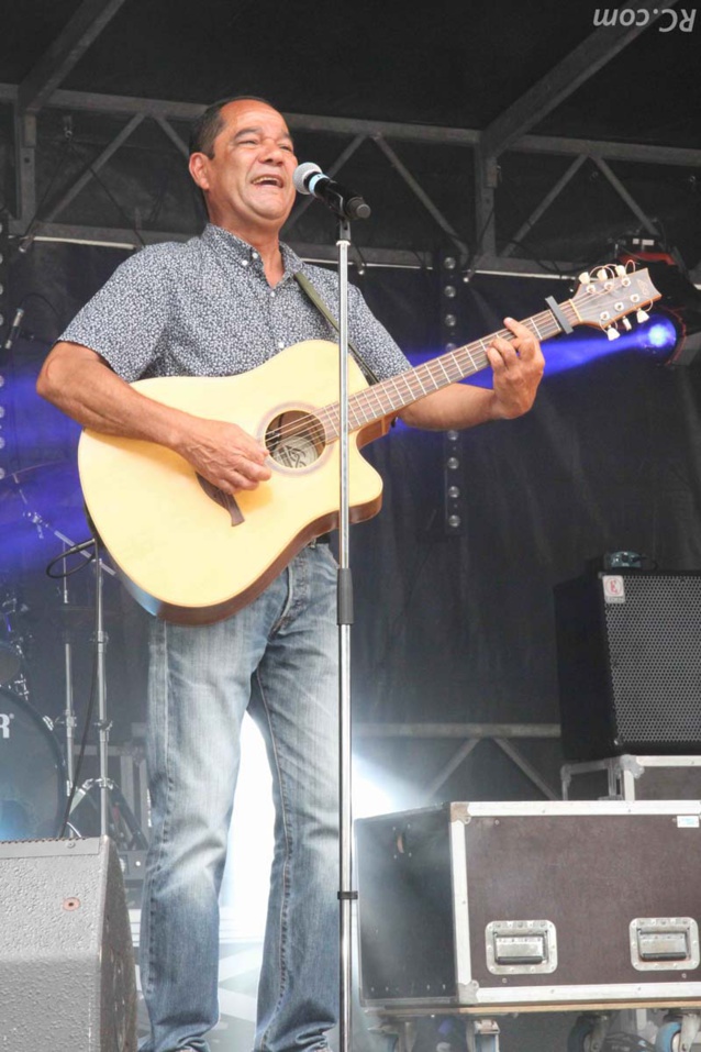 Le chanteur du village Bernard Nourry donne un aperçu de son talent