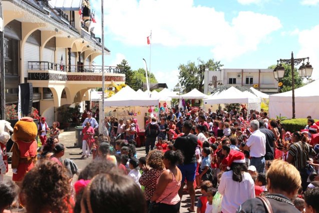 Une grande fête de Noël sur le parvis de la mairie de la Plaine des Palmistes