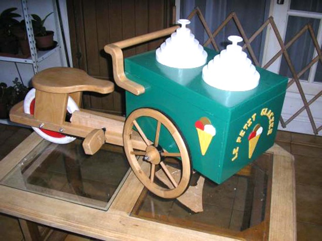 Un triporteur en bois de Christian Doppler Un triporteur en bois de Christian Doppler