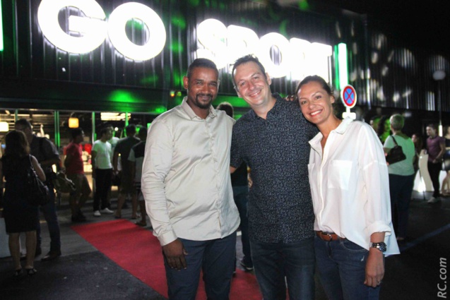 Eddy Némorin, directeur de Go Sport Savanna, l'architecte du projet Florian Galache et son épouse Nathalie, de Promo Web Réunion Eddy Némorin, directeur de Go Sport Savanna, l'architecte du projet Florian Galache et son épouse Nathalie, de Promo Web Réunion