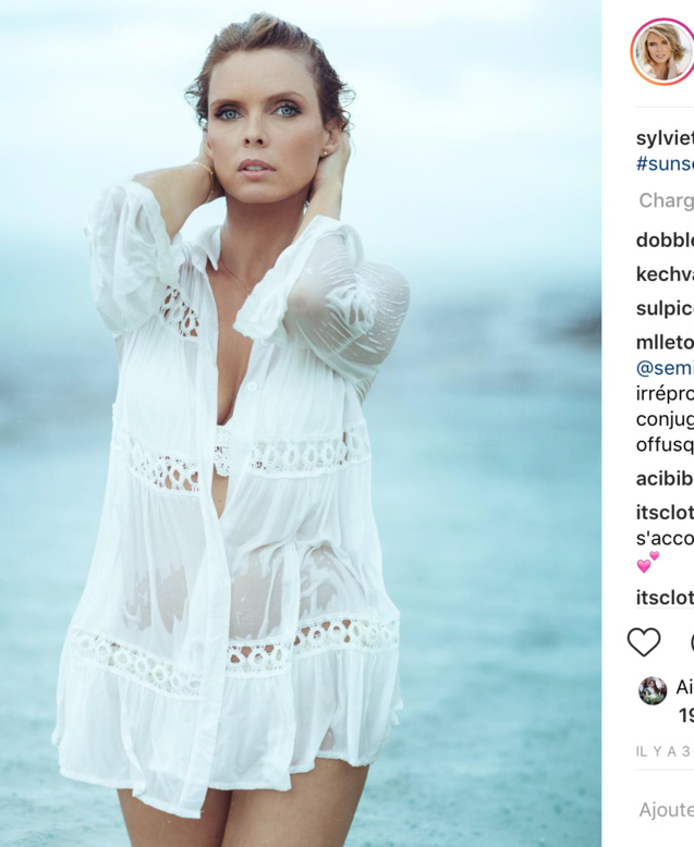 Sylvie Tellier n'a pas manqué de prendre la pose...