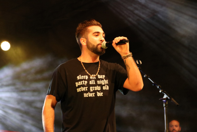 Kendji Girac en concert à Miel Vert: les photos