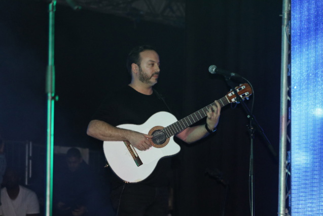 Kendji Girac en concert à Miel Vert: les photos