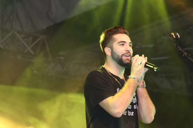 Kendji Girac en concert à Miel Vert: les photos