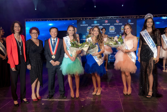 Avec les adjointes au maire Avec les adjointes au maire