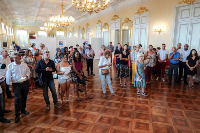 Face à la presse... Face à la presse...
