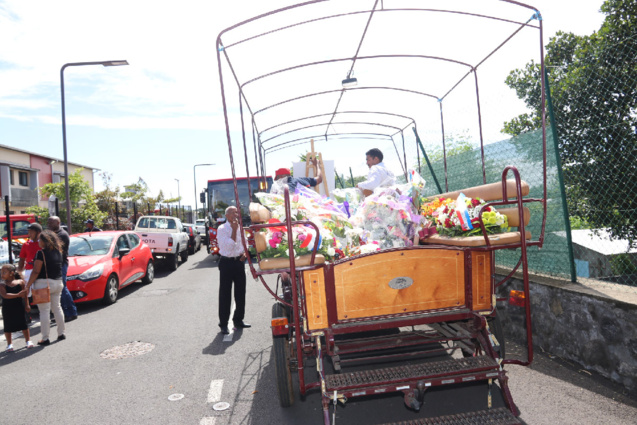 Hommage au sapeur pompier l'adjudant Jessy Eve Hommage au sapeur pompier l'adjudant Jessy Eve