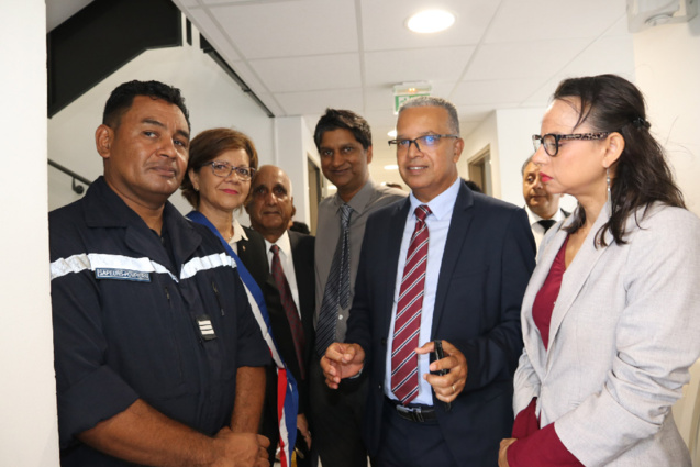 Hommage au sapeur pompier l'adjudant Jessy Eve Hommage au sapeur pompier l'adjudant Jessy Eve