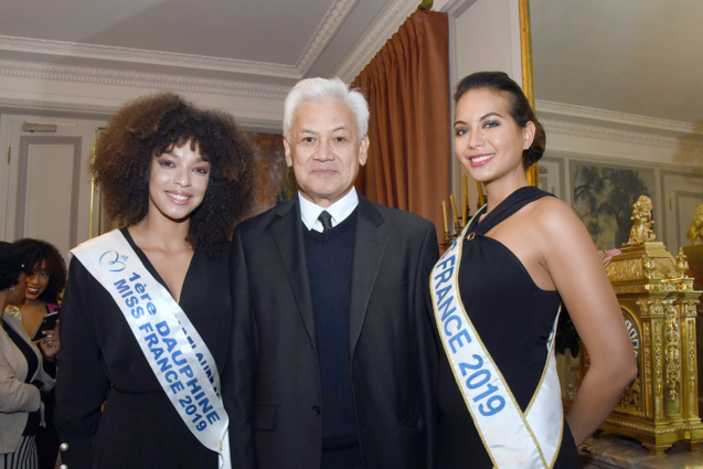 Rencontre de Maima Chaves, Miss France 2019, avec le sénateur de Wallis et Futuna, Robert Laufoaulu, avec Ophély Mézino (1ère Dauphine et Miss Guadeloupe 2019)..