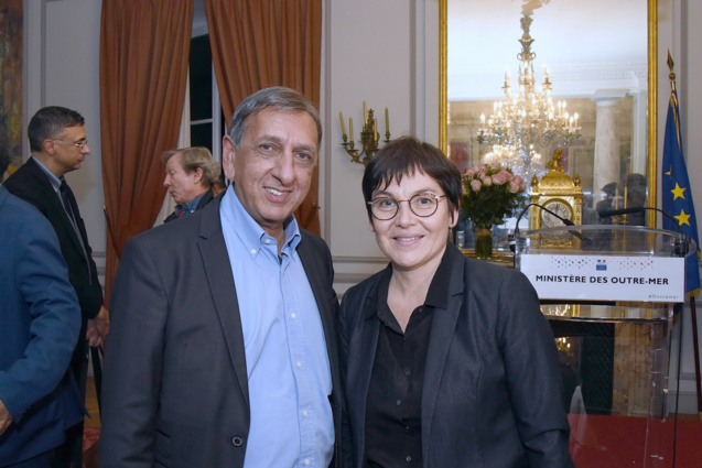 Aziz Patel et la Ministre Annick Girardin.