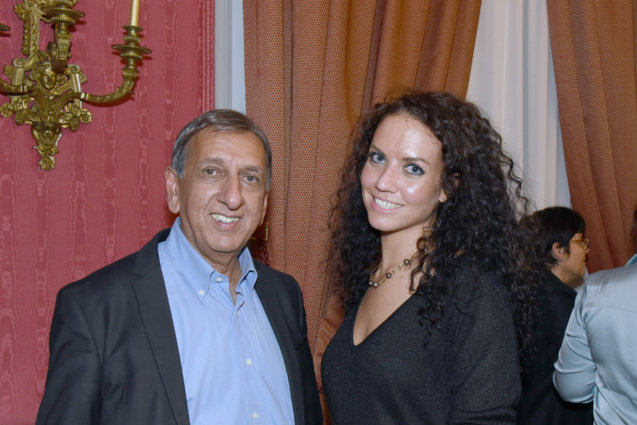 Aziz Patel et Virginie Prufer, attachée parlementaire, qui est la fille de Gérald, directeur de Polynésie Première