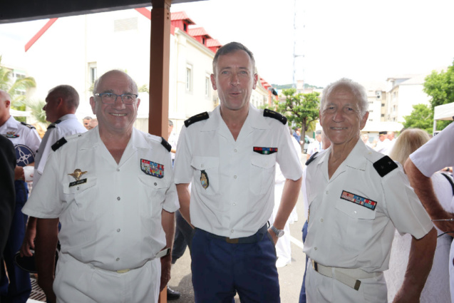 Général Jean-François Gros, général Xavier Ducept, et général Yvon Lucas Général Jean-François Gros, général Xavier Ducept, et général Yvon Lucas