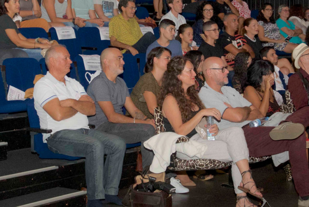 Pendant les discours, sac et appareil photo à ses pieds, Philippe Stéphant avait l'air en forme Pendant les discours, sac et appareil photo à ses pieds, Philippe Stéphant avait l'air en forme