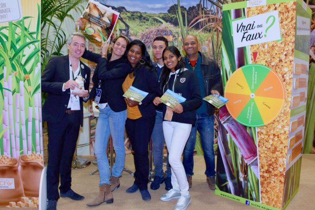 L'équipe dynamique qui fait la promotion du sucre avec un quizz, très prisé par les visiteurs