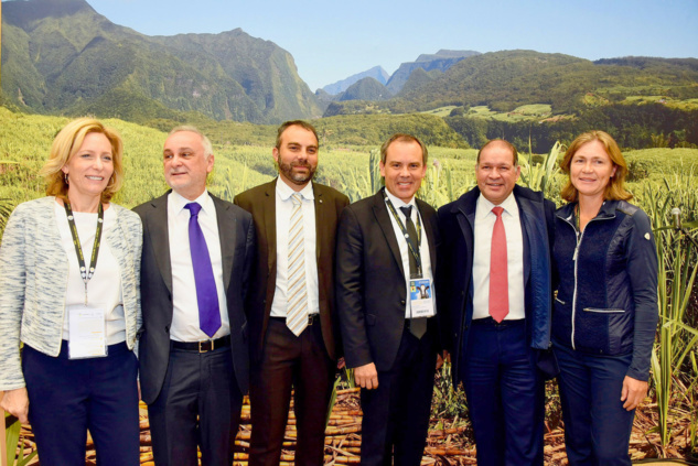 Les officiels: Sylvie Le Maire (Syndicat du Sucre), Michel Lagourgue (IRT), Serge Hoareau (Conseil Départemental, le député David Lorion, et Virginie K'Bidi (Région Réunion)