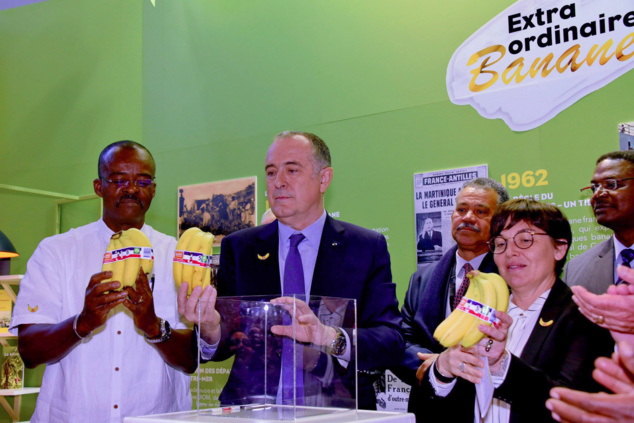 Au stand de la Banane, avec Ary Chalus, président du Conseil régional de la Guadeloupe, Didier Guillaume, Ministre de l'Agriculture et de l'Alimentation, et Annick Girardin,  pour le lancement de la banane Mickey