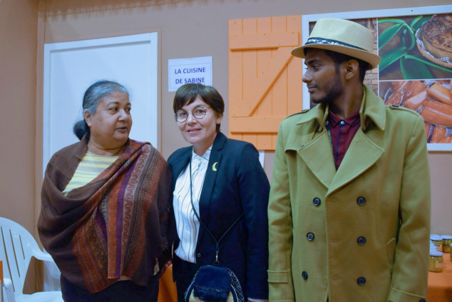Annick Girardin sur le stand de Sabine
