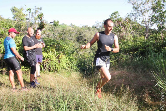 Une belle course sur un beau parcours. Ici Teddy Parmentier est le premier à atteindre le Belvédère de l'Eden