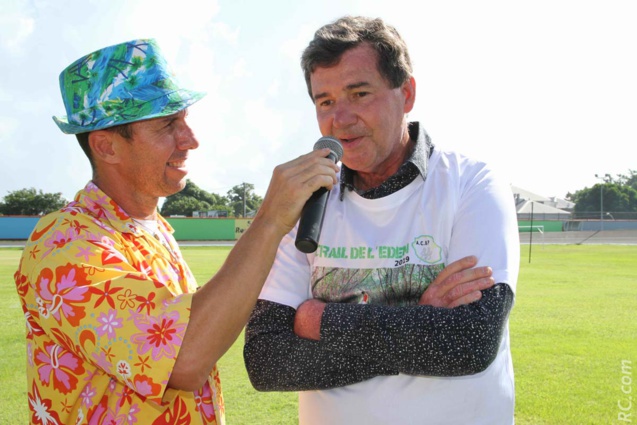 Le maire Daniel Gonthier au micro de Jérôme Désiré : « Les paysages sur les hauteurs de Bras-Panon sont magnifiques » Le maire Daniel Gonthier au micro de Jérôme Désiré : « Les paysages sur les hauteurs de Bras-Panon sont magnifiques »