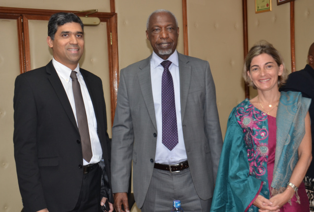 Frédéric Miranville, président de l'Université de La Réunion, Paul Wainaina, vice-chancelor de la Kenyatta University, et Anne-Françoise Zattara-Gros, vice-présidente Relations internationales et coopération régionale Frédéric Miranville, président de l'Université de La Réunion, Paul Wainaina, vice-chancelor de la Kenyatta University, et Anne-Françoise Zattara-Gros, vice-présidente Relations internationales et coopération régionale