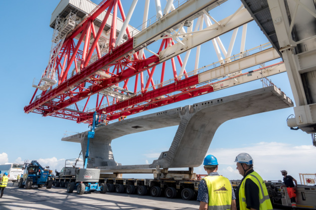 Nouvelle Route du Littoral: la dernière pile est en place Nouvelle Route du Littoral: la dernière pile est en place