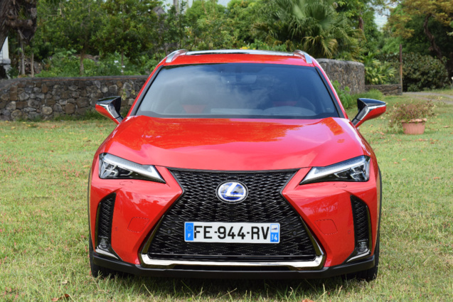 Sous le capot, un moteur hybride développant 184 ch Sous le capot, un moteur hybride développant 184 ch