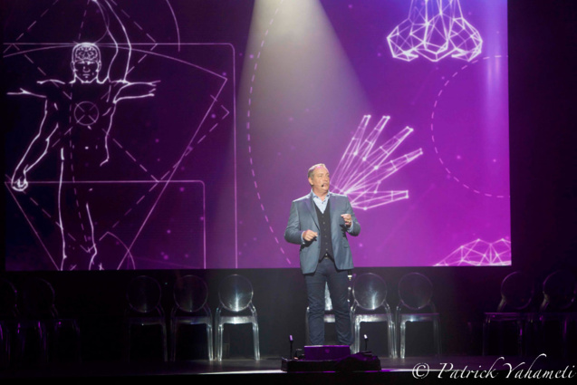 Messmer hypnotise le Petit Stade de l'Est! Messmer hypnotise le Petit Stade de l'Est!