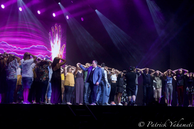 Messmer hypnotise le Petit Stade de l'Est! Messmer hypnotise le Petit Stade de l'Est!