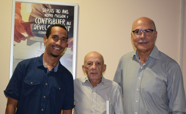 Lionel Darie, créateur du jeu vidéo, Marceau Gonthier, qui a fait toute sa carrière au Crédit Agricole, et Lilian Reilhac, rédacteur du livre-anniversaire Lionel Darie, créateur du jeu vidéo, Marceau Gonthier, qui a fait toute sa carrière au Crédit Agricole, et Lilian Reilhac, rédacteur du livre-anniversaire