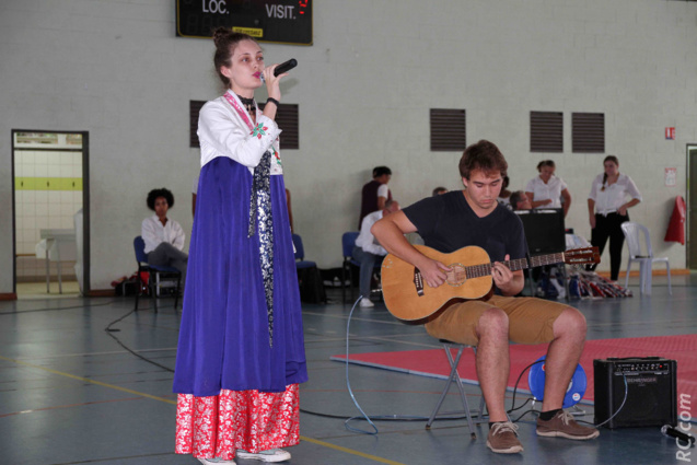Le groupe Kimchi Run reçu par Eliette Grondin, présidente de la Ligue de Taekwondo de la Réunion Le groupe Kimchi Run reçu par Eliette Grondin, présidente de la Ligue de Taekwondo de la Réunion