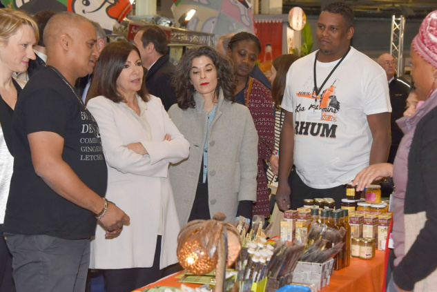Foire de Paris: Anne Hidalgo visite l'outre-mer Foire de Paris: Anne Hidalgo visite l'outre-mer