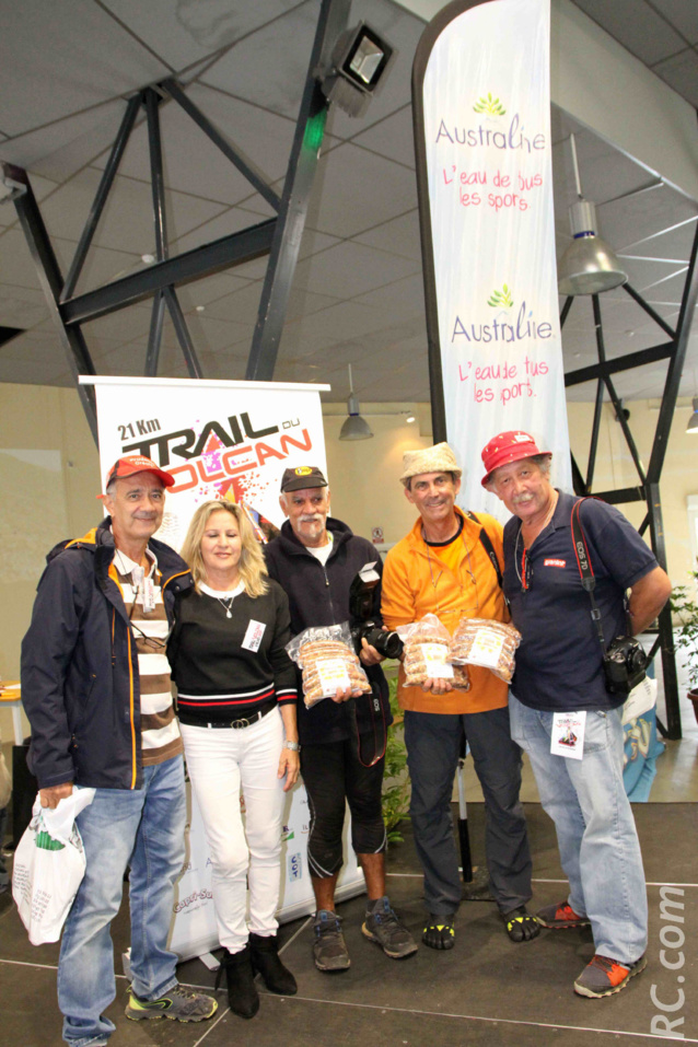 Les photographes de service: Gil Victoire, Serge Pothin, Hervé Bénar et Bouba Les photographes de service: Gil Victoire, Serge Pothin, Hervé Bénar et Bouba