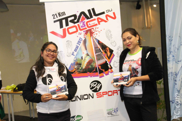 Sabine et Stéphanie, deux hôtesses très souriantes et omniprésentes Sabine et Stéphanie, deux hôtesses très souriantes et omniprésentes