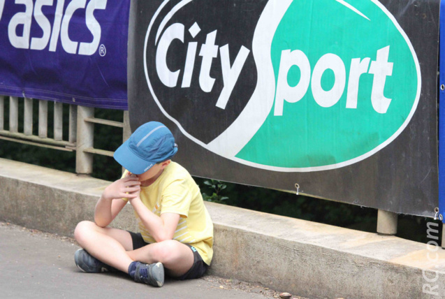 «Quest-ce qu'il fait papa?»