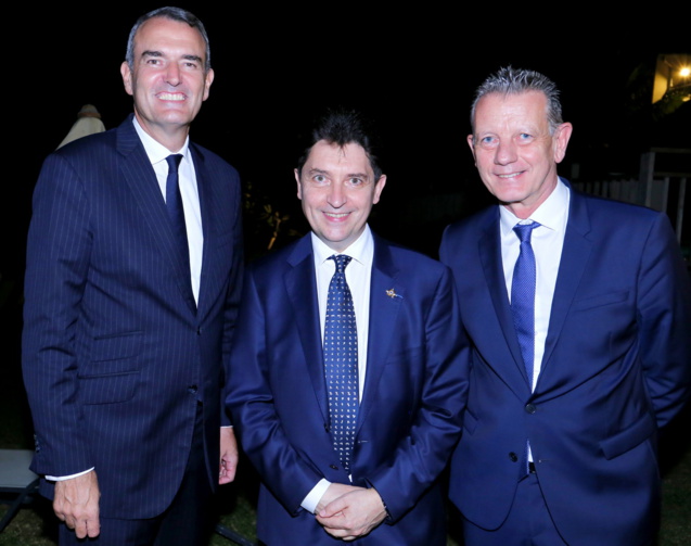 Emmanuel Cohet, ambassadeur de France à Maurice, Olivier Cadic, sénateur représentant les Français, et Bruno Millot, président de la section Réunion des CCE Emmanuel Cohet, ambassadeur de France à Maurice, Olivier Cadic, sénateur représentant les Français, et Bruno Millot, président de la section Réunion des CCE