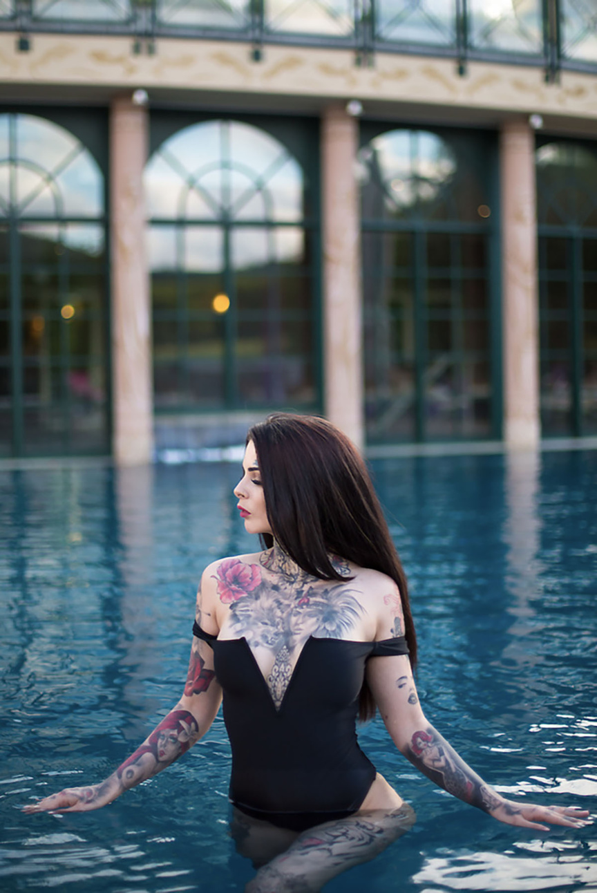 Elle a posé pour plusieurs photographes... Elle a posé pour plusieurs photographes...