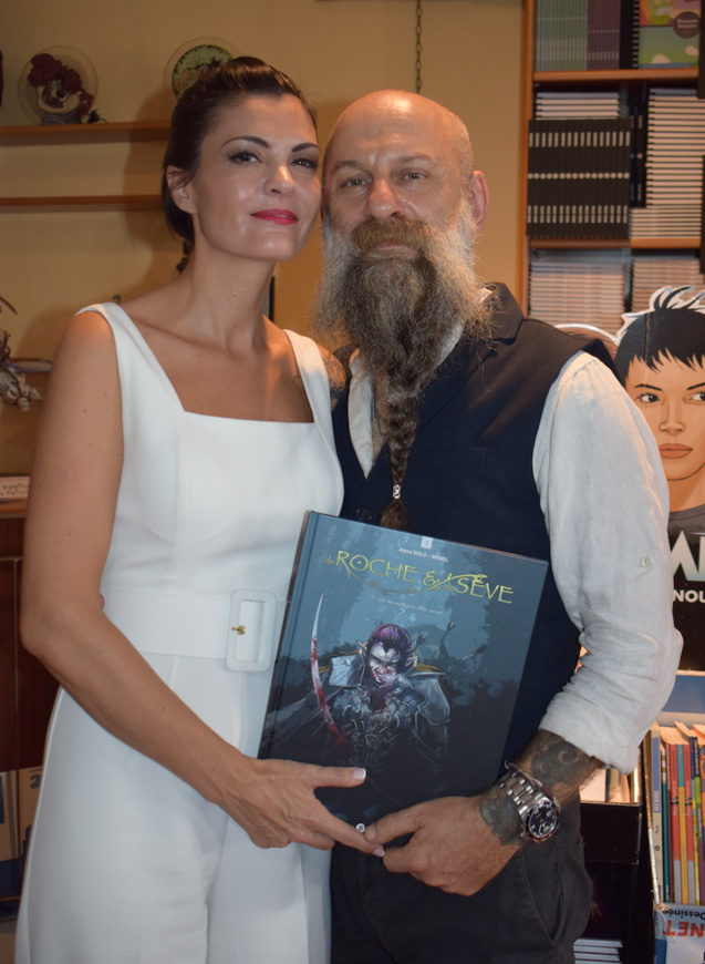 Un couple qui est sur la même longueur d'onde Un couple qui est sur la même longueur d'onde