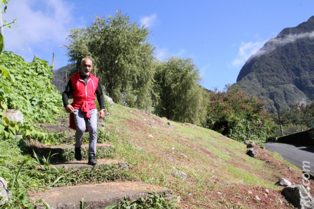 Philippe Moutoussamy, l’ancien champion de course à pied de Salazie, en mode accompagnateur Philippe Moutoussamy, l’ancien champion de course à pied de Salazie, en mode accompagnateur