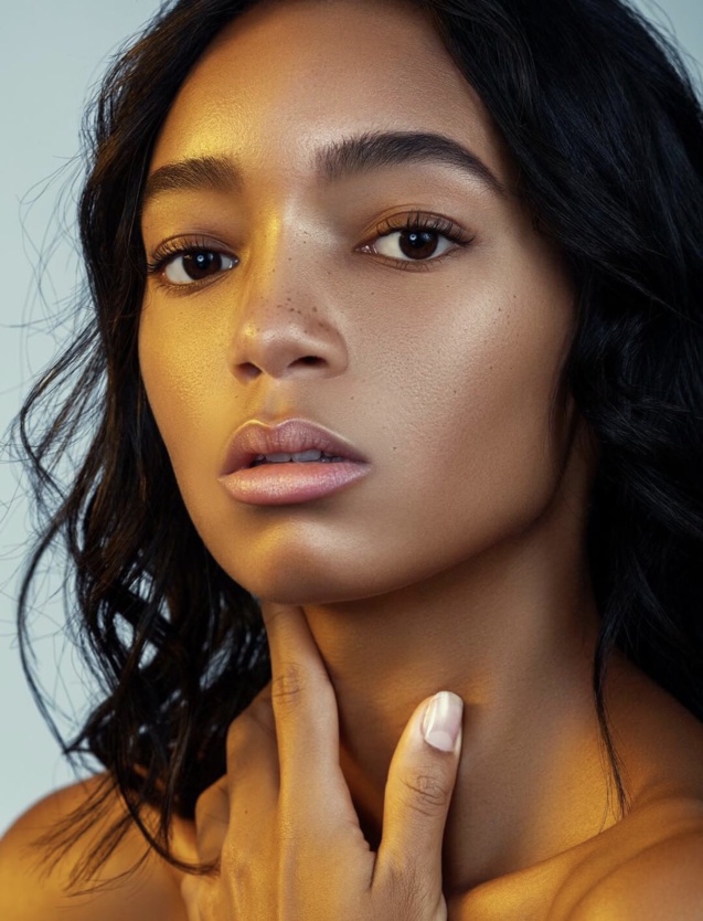 Noémie de Chantilly: modèle photo, mannequin lingerie, et… handballeuse!