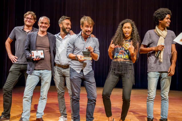 Nawar a reçu un prix Nawar a reçu un prix