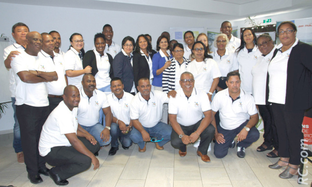 La délégation rodriguaise au grand complet ou presque, a clôturé cette tournée à l'hôtel Battant des Lames à Saint-Pierre La délégation rodriguaise au grand complet ou presque, a clôturé cette tournée à l'hôtel Battant des Lames à Saint-Pierre