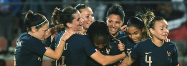 Salaires des footballeuses françaises: de 29 000 euros à 1 700 euros! Salaires des footballeuses françaises: de 29 000 euros à 1 700 euros!