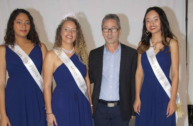 Les lauréates avec Mario Moreau du Comité Fêtes et Traditions Les lauréates avec Mario Moreau du Comité Fêtes et Traditions