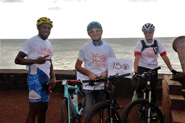 Balade en vélo pour fêter l'anniversaire de la naissance de Mahatma Gandhi
