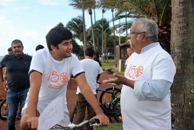 Balade en vélo pour fêter l'anniversaire de la naissance de Mahatma Gandhi
