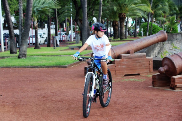 Balade en vélo pour fêter l'anniversaire de la naissance de Mahatma Gandhi