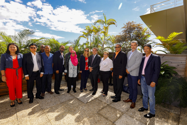 Les officiels présents à la Région à l'occasion de cette visite Les officiels présents à la Région à l'occasion de cette visite