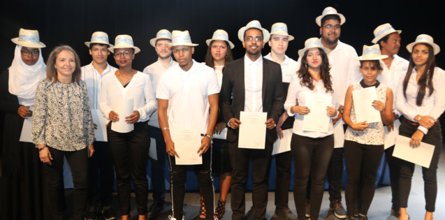 Remise de diplômes UFR Sciences et Technologies au Téat Champ Fleuri