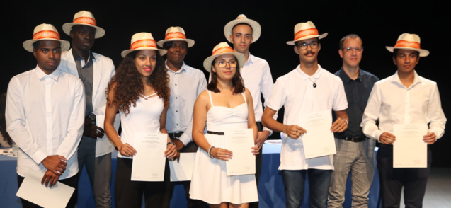 Remise de diplômes UFR Sciences et Technologies au Téat Champ Fleuri