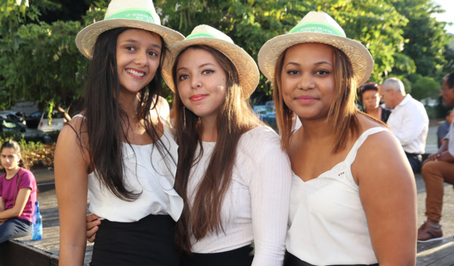 Remise de diplômes UFR Sciences et Technologies au Téat Champ Fleuri Remise de diplômes UFR Sciences et Technologies au Téat Champ Fleuri